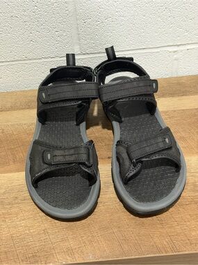 Khombu Barracuda Men's Black Gray Sport Sandals Adjustable Straps